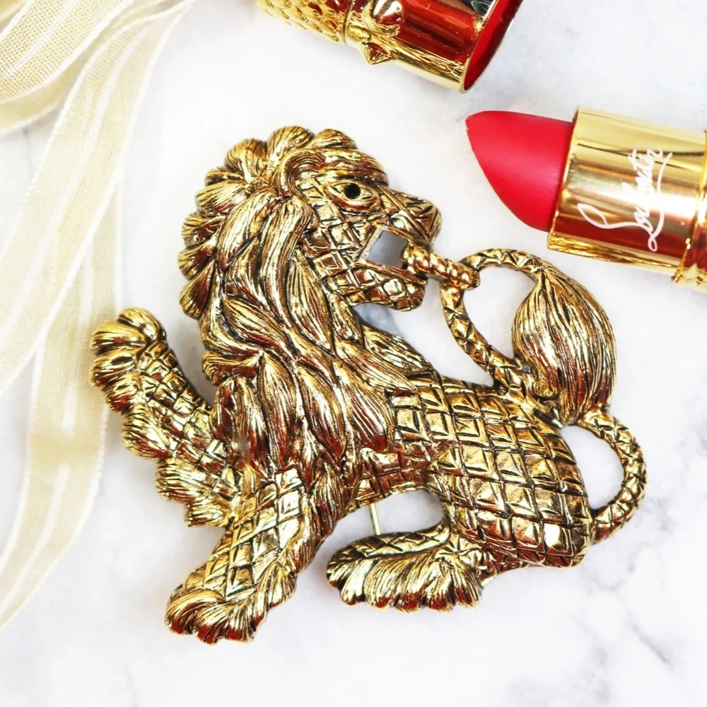 Regal Quilted Lion Brooch from the Classics Collection by Joan Rivers - Picture 10 of 16